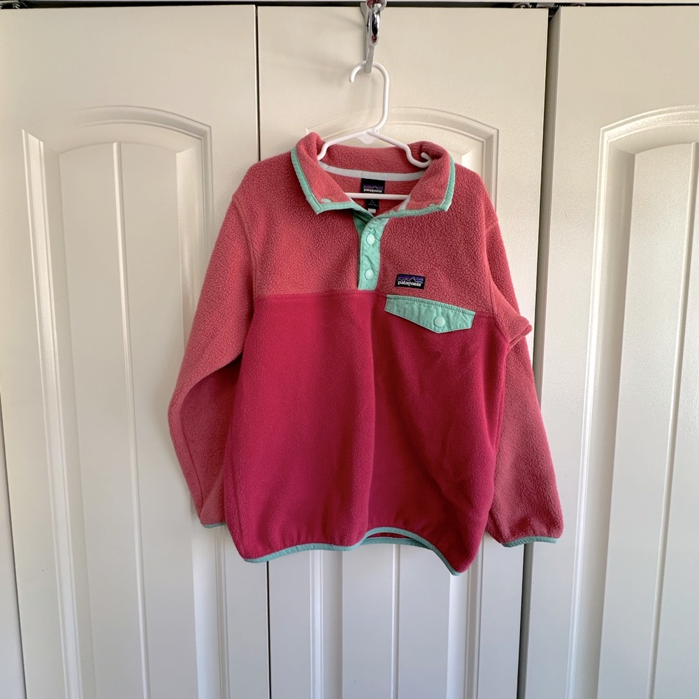 Girls Patagonia pullover jacket - size S (6-7) - pink colorblock w/ green detail